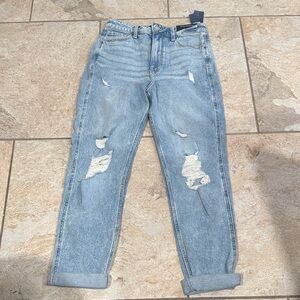 Hollister Ultra High-Rise Mom Jean 5R/4R. 27R